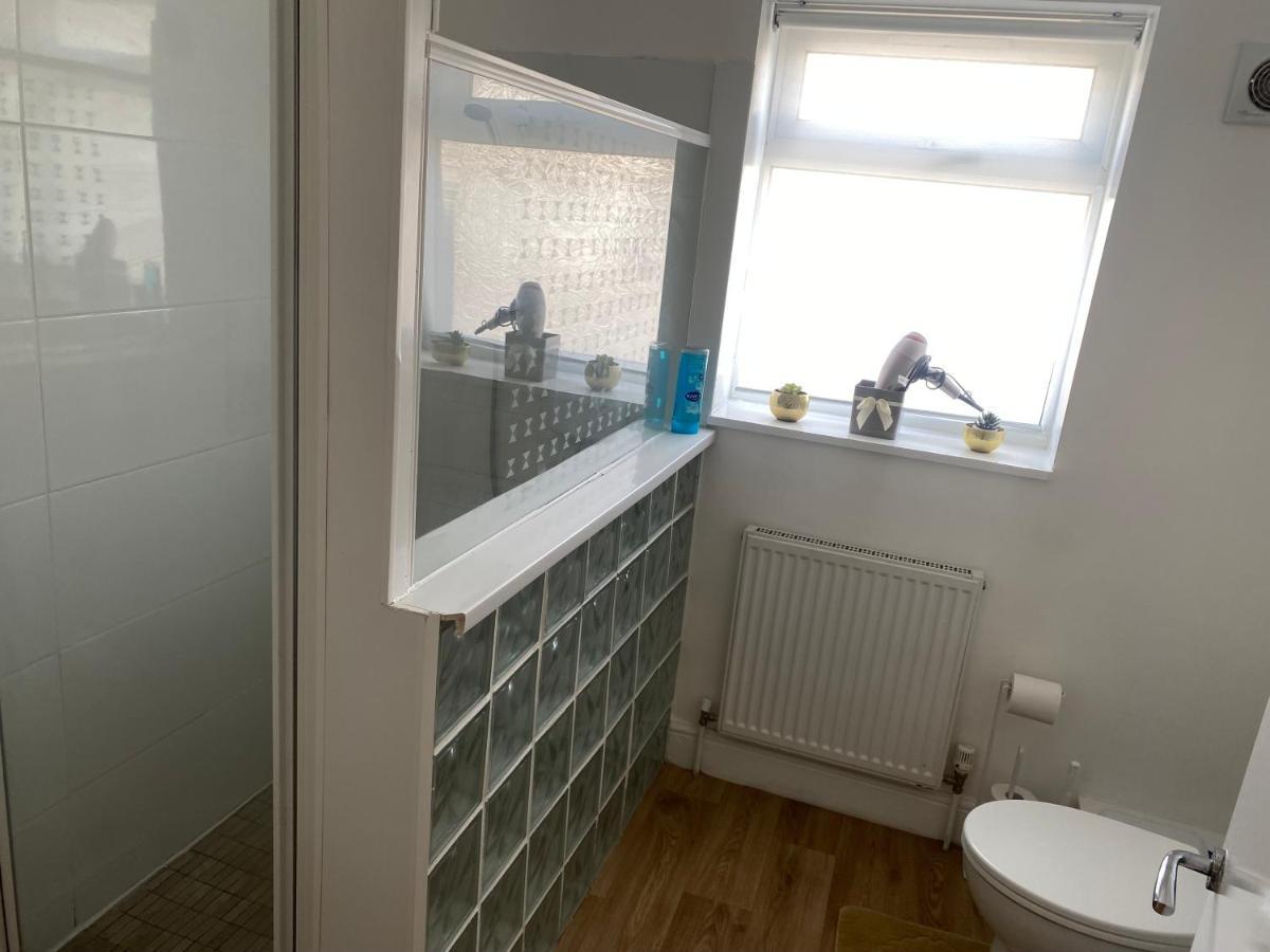 Private House With Free Park For Group Near Wembley Station Vila Londres Exterior foto