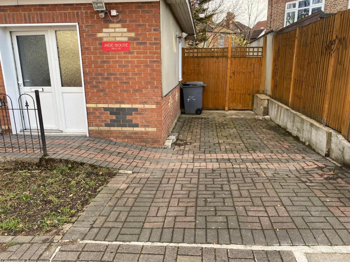 Private House With Free Park For Group Near Wembley Station Vila Londres Exterior foto